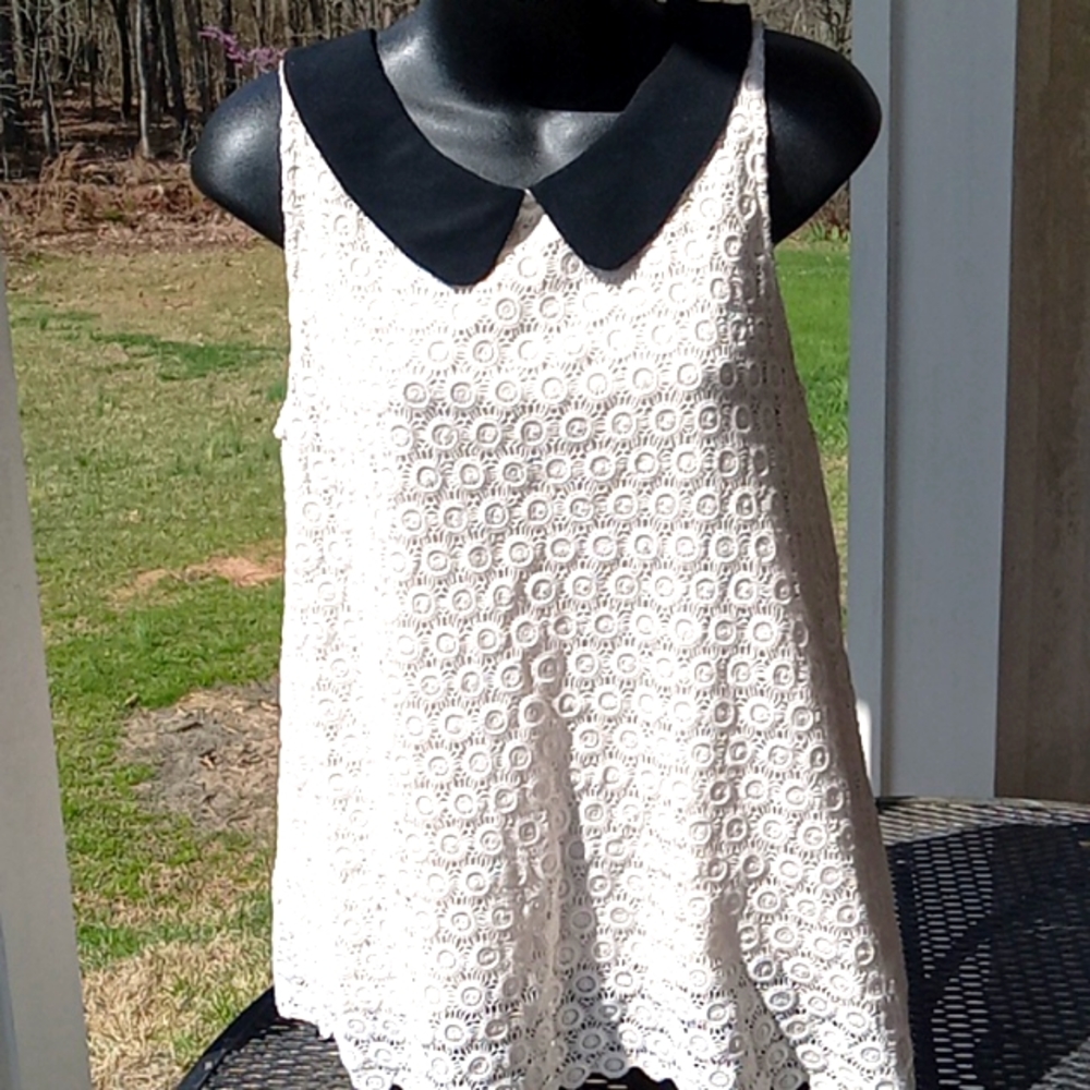 Sleeveless blouse